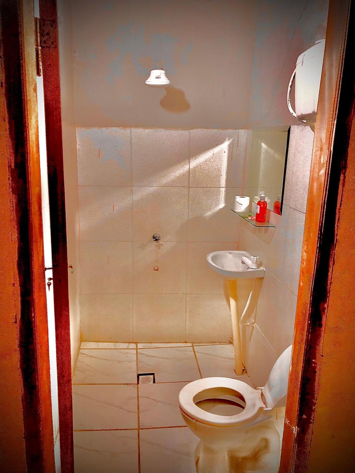 ルケ La Escala Aeropuerto Bed & Breakfast エクステリア 写真