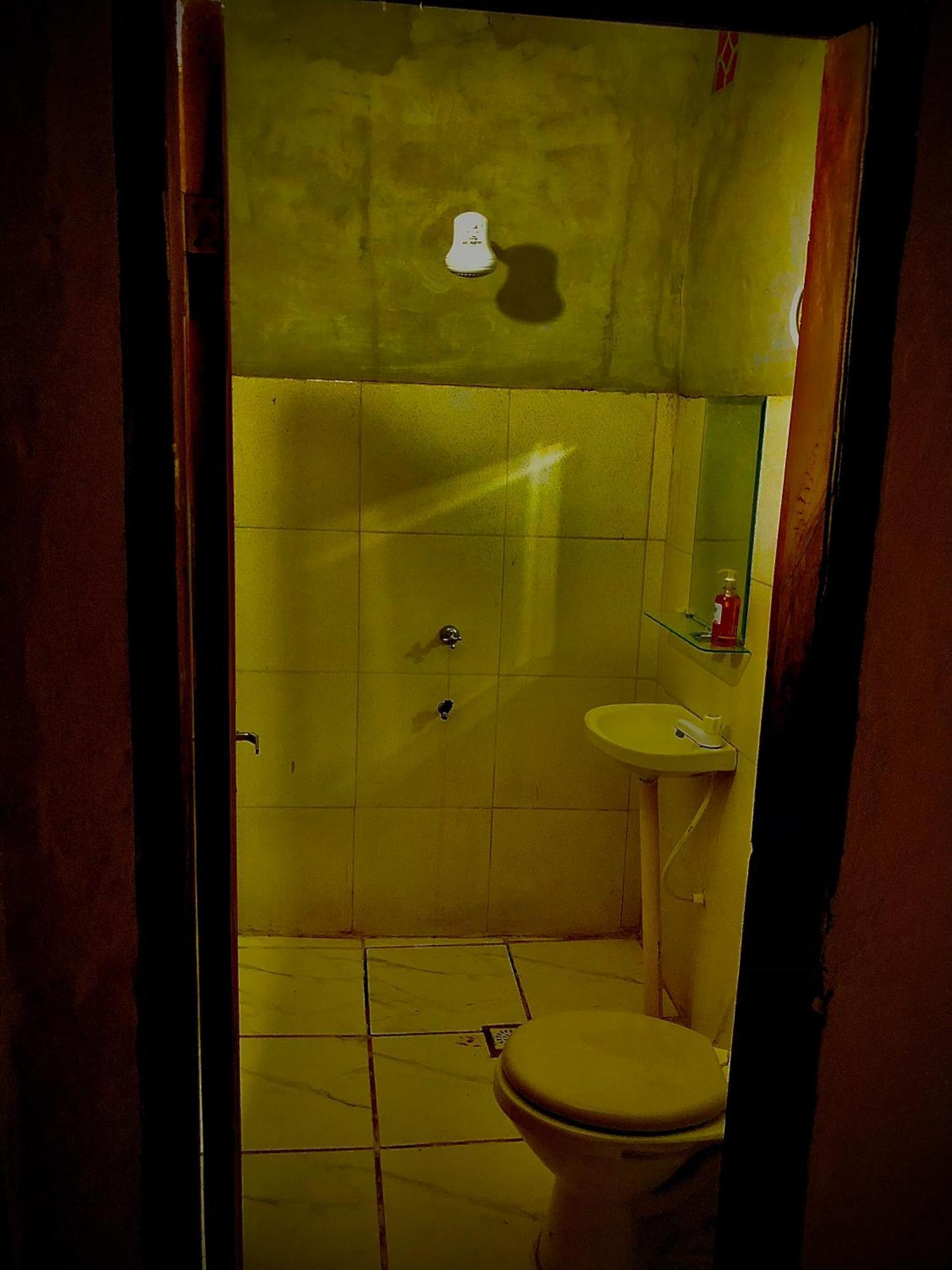 ルケ La Escala Aeropuerto Bed & Breakfast エクステリア 写真